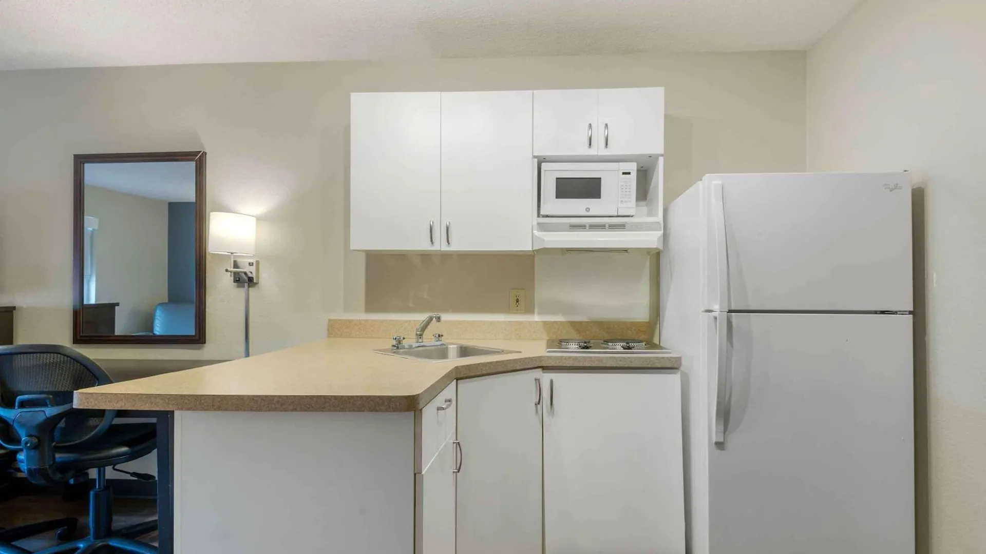 Extended Stay America Suites - Charlotte - University Place Hotel